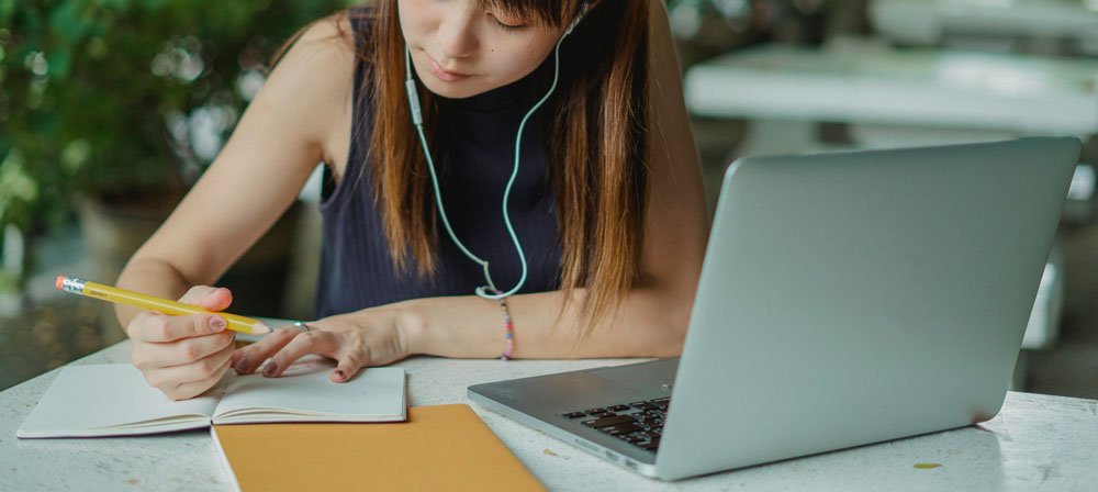 College Career Tips for Balancing School and Work